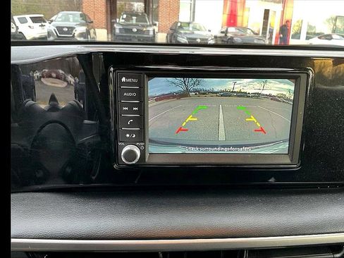 Certified 2025 Nissan Kicks S image 17