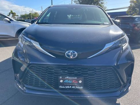 Used 2021 Toyota Sienna XSE w/ XSE Plus Package image 8