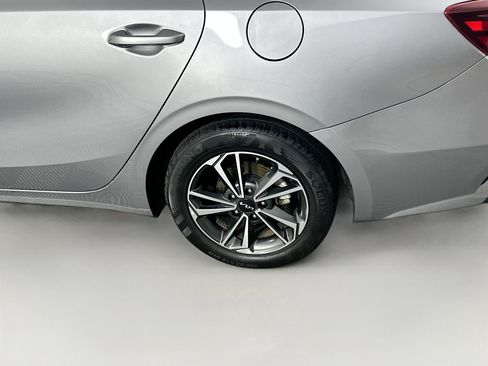 Used 2024 Kia Forte LXS FWD image 11