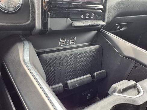 Used 2025 RAM 1500 Laramie AWD/4WD image 13