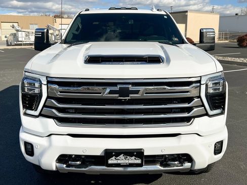 Used 2024 Chevrolet Silverado 2500 High Country image 14