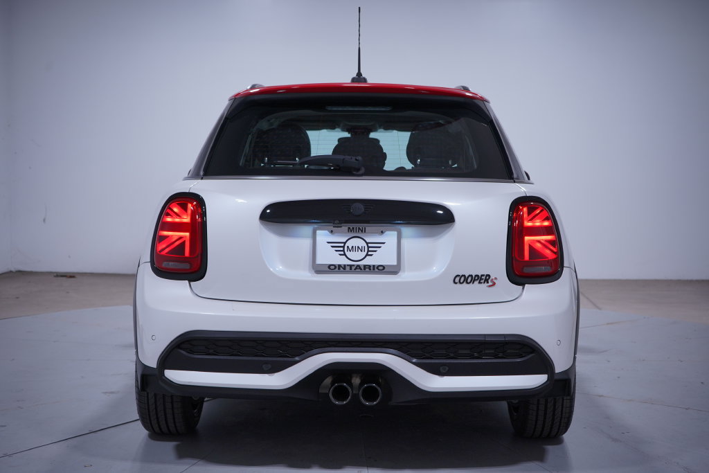 Used 2024 MINI Cooper S FWD image 5
