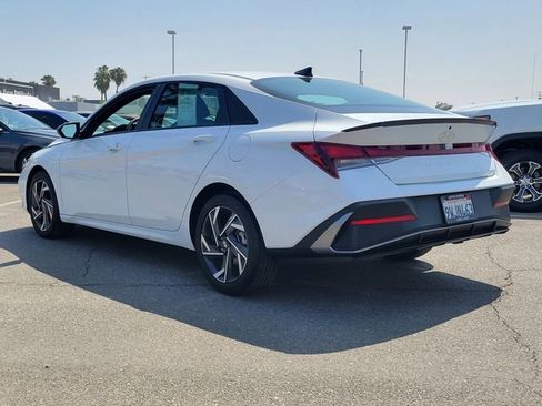 Used 2025 Hyundai Elantra Sport FWD image 3