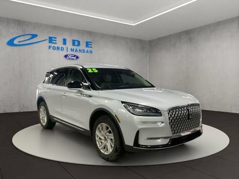 Used 2025 Lincoln Corsair AWD w/ Towing Package image 1
