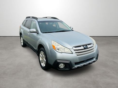 Used 2013 Subaru Outback 2.5i Premium AWD/4WD image 7