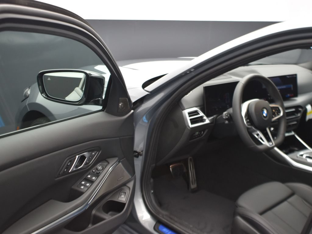 Used 2026 BMW 330i Sedan w/ M Sport Package RWD image 11