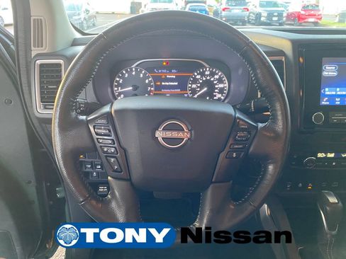 Used 2023 Nissan Frontier SV w/ Technology Package AWD/4WD image 32