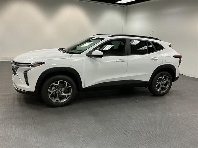 New 2026 Chevrolet Trax LT w/ LT Convenience Package FWD image 2