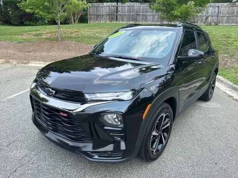 Used 2022 Chevrolet TrailBlazer RS w/ Convenience Package FWD image 3