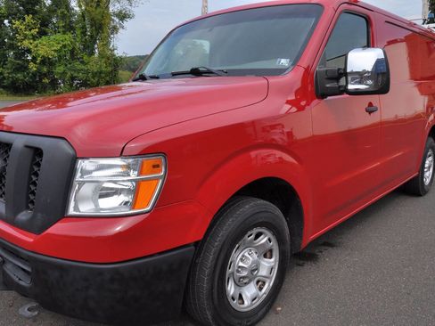 Used 2015 Nissan NV 2500 SV w/ Technology Package image 2