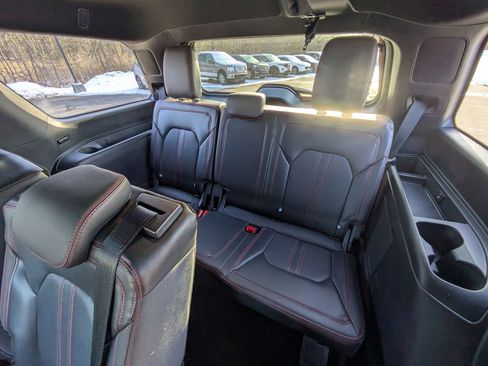 Used 2024 Ford Expedition Limited image 23