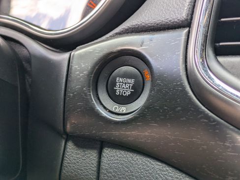 Used 2018 Jeep Grand Cherokee Laredo image 27