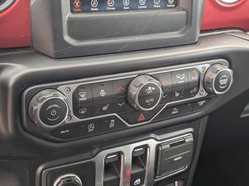 Used 2021 Jeep Wrangler Rubicon w/ Cold Weather Group AWD/4WD image 29
