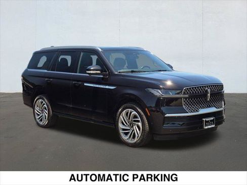 Certified 2025 Lincoln Navigator Reserve AWD/4WD image 7