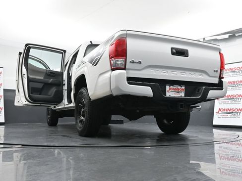 Used 2016 Toyota Tacoma SR image 48