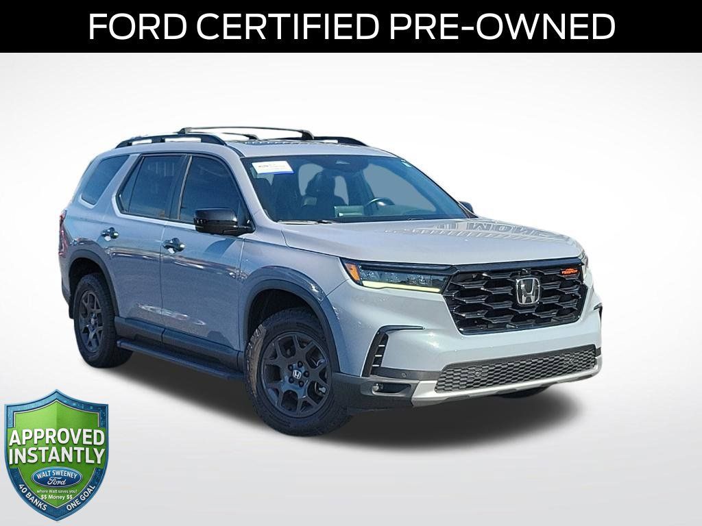 Used 2024 Honda Pilot TrailSport image 1