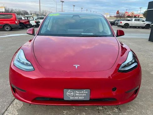 Used 2022 Tesla Model Y Long Range image 7