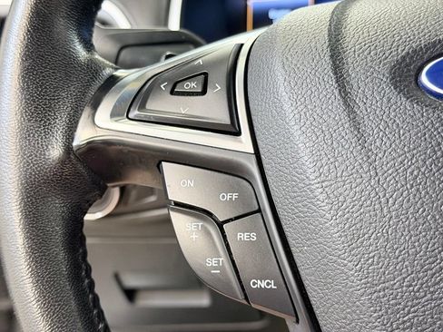 Used 2017 Ford Edge SEL w/ Equipment Group 201A AWD/4WD image 42