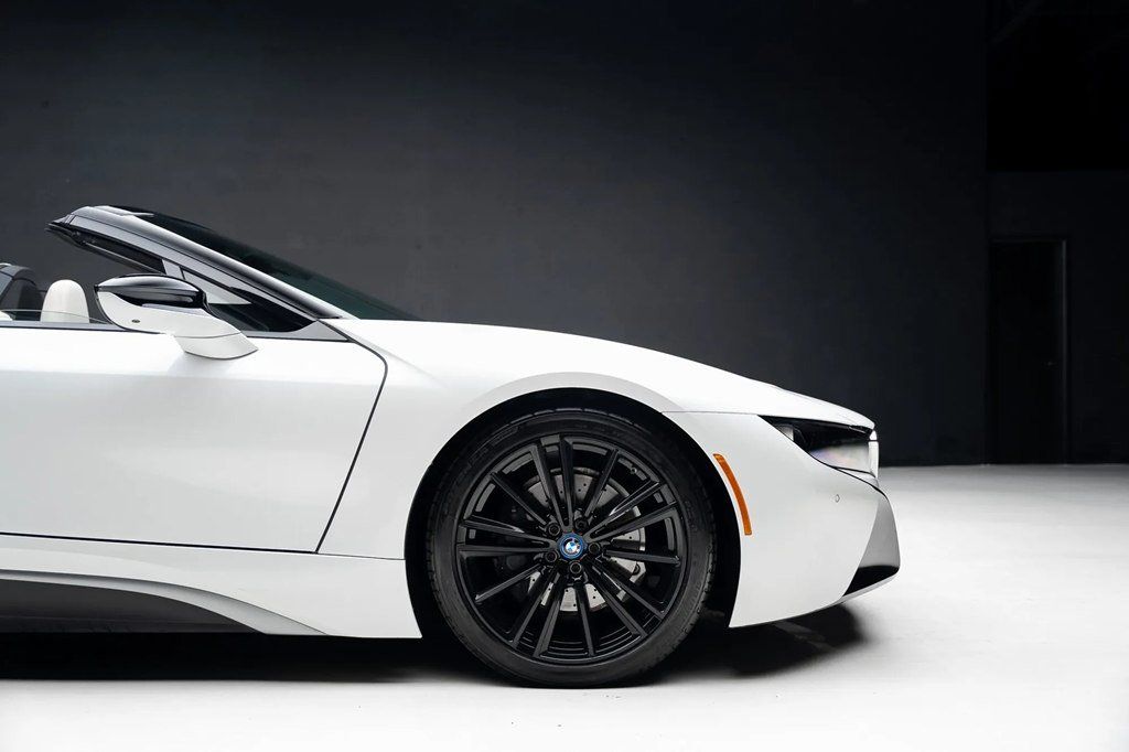 Used 2019 BMW i8 Roadster AWD/4WD image 40