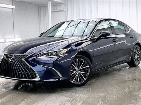 Used 2022 Lexus ES 350 w/ Premium Package FWD image 2