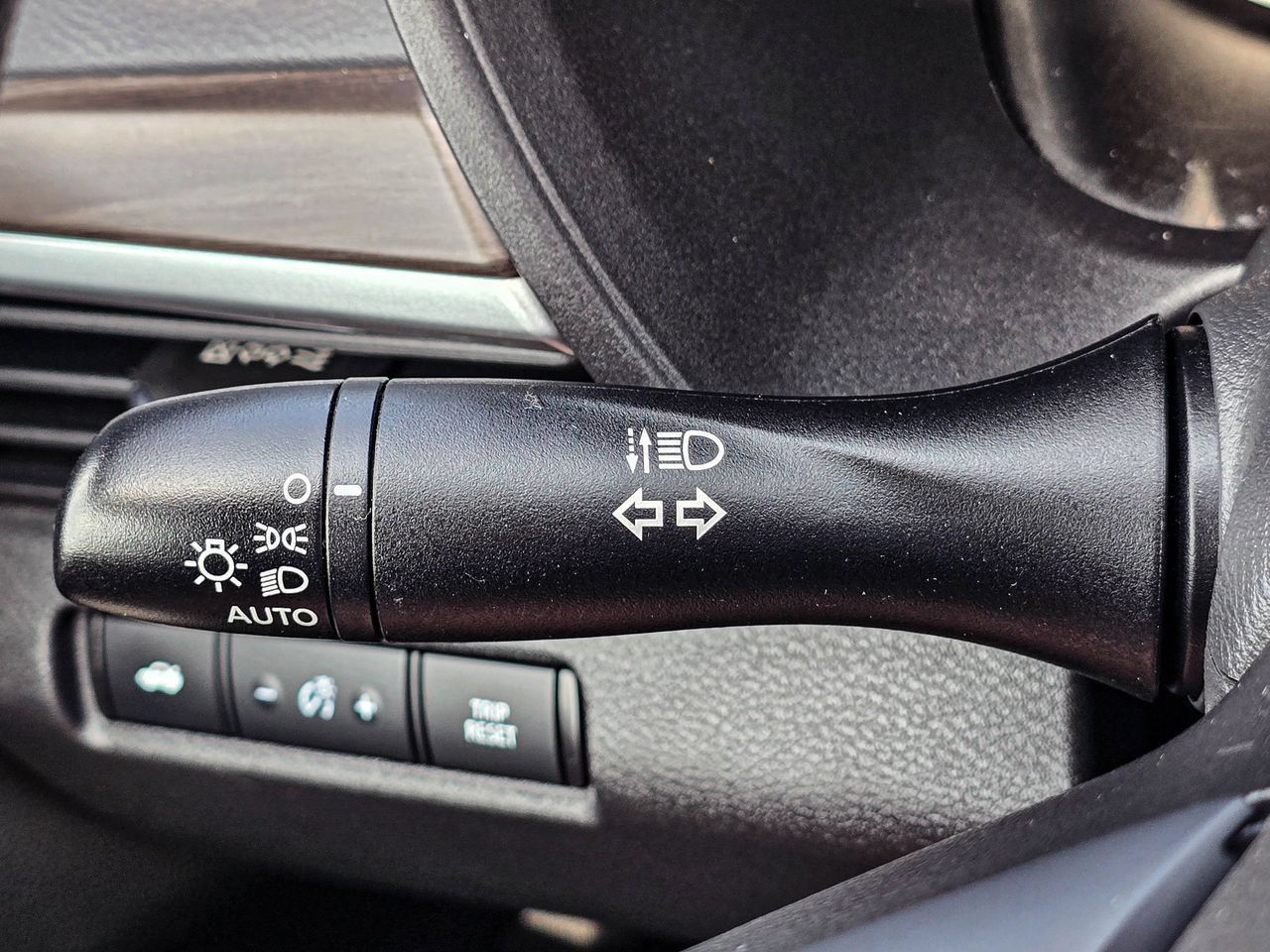 Used 2025 Nissan Altima 2.5 SV FWD image 25