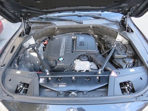 Used 2014 BMW 535i Gran Turismo xDrive image 34