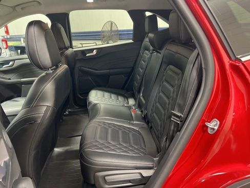 Certified 2023 Ford Escape Platinum w/ Premium Technology Package image 13