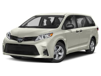 Used 2019 Toyota Sienna XLE w/ XLE Navigation Package