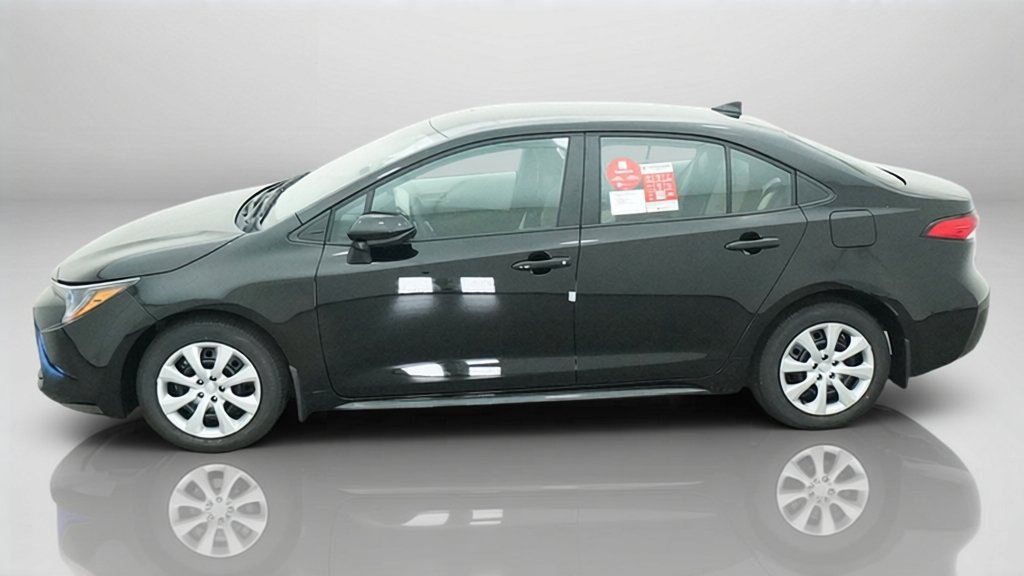 New 2027 Toyota Corolla LE FWD image 2