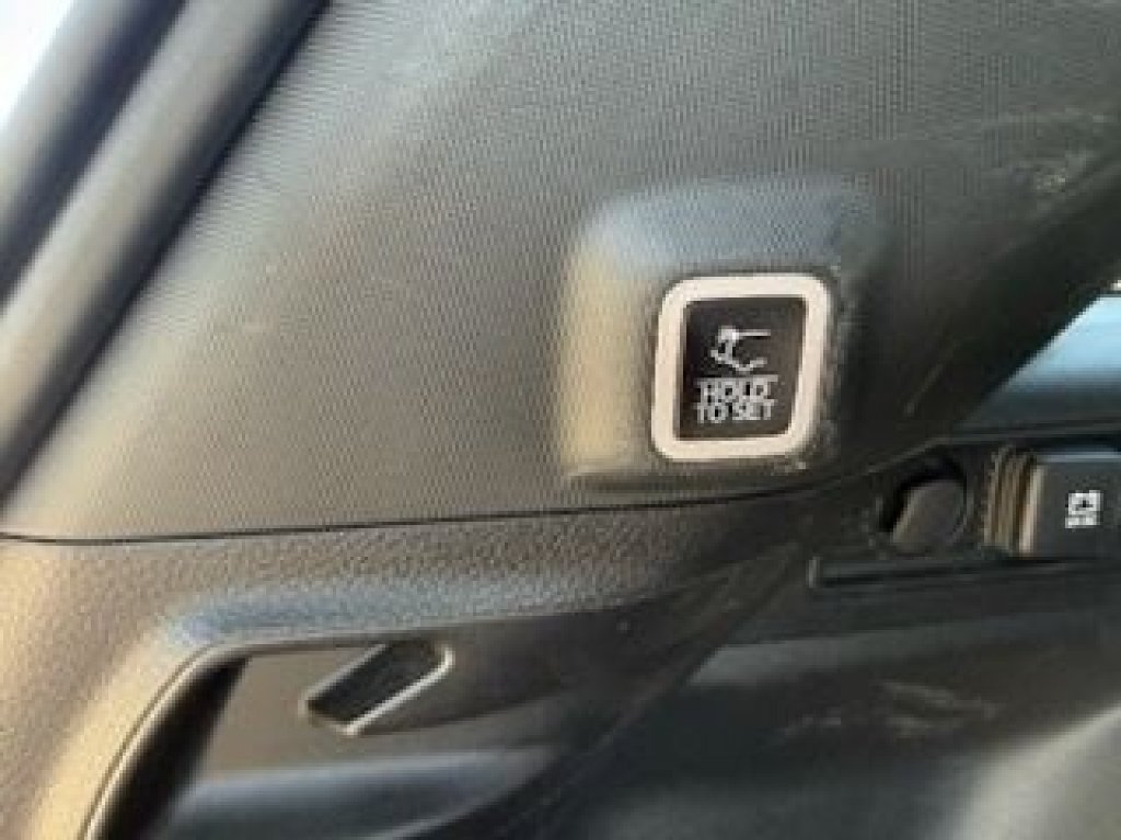 Used 2024 Jeep Grand Cherokee Altitude AWD/4WD image 28