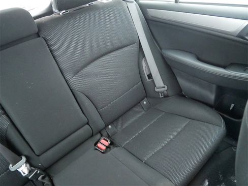 Used 2019 Subaru Outback 2.5i Premium image 20