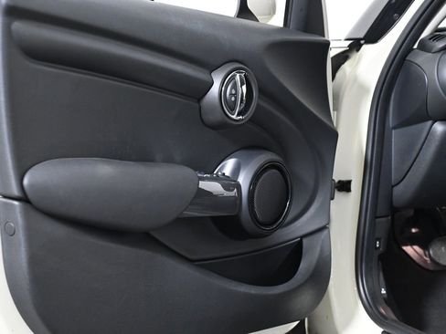 Certified 2022 MINI Cooper 4-Door Hardtop FWD image 26