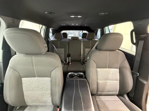 Used 2025 GMC Acadia Elevation image 33