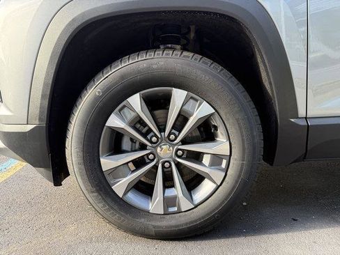 New 2026 Chevrolet Equinox LT w/ Convenience Package II image 6