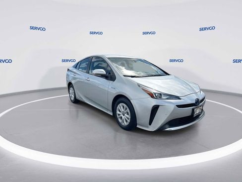 Used 2022 Toyota Prius L Eco FWD image 2
