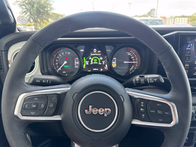 Used 2025 Jeep Wrangler Unlimited Sahara AWD/4WD image 20