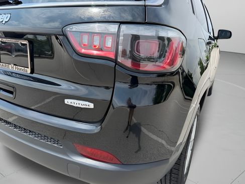 Used 2022 Jeep Compass Latitude AWD/4WD image 30