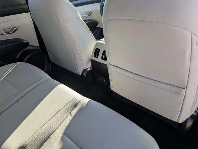 Used 2025 Hyundai Tucson SEL FWD image 30
