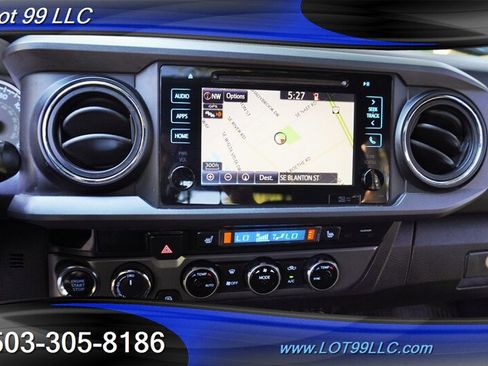 Used 2017 Toyota Tacoma TRD Off-Road w/ Premium & Technology Package AWD/4WD image 20
