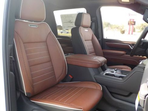 New 2026 GMC Sierra 2500 Denali Ultimate AWD/4WD image 32