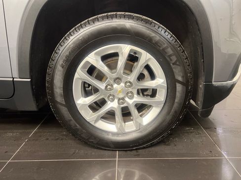 Used 2018 Chevrolet Traverse LT FWD image 7