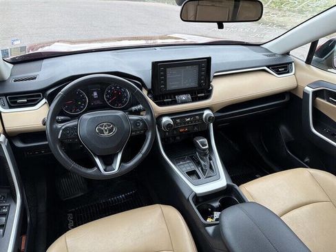 Used 2019 Toyota RAV4 XLE Premium w/ Cold Weather Package AWD/4WD image 31