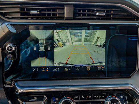 Used 2025 GMC Sierra 2500 Denali Ultimate image 26