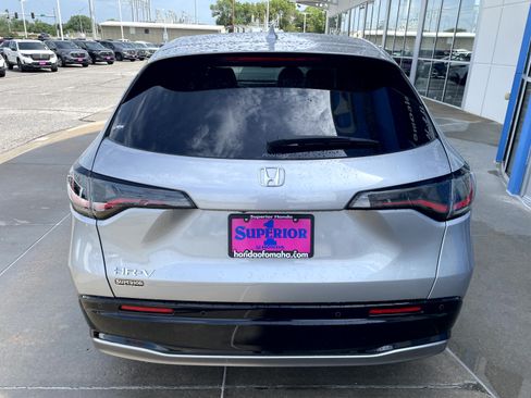 Used 2025 Honda HR-V EX-L image 3