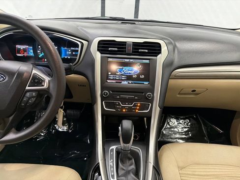 Used 2016 Ford Fusion SE FWD image 27