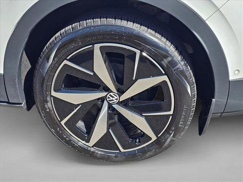 Used 2024 Volkswagen ID.4 Pro S AWD/4WD image 9