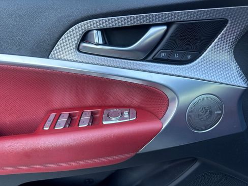 Used 2023 Genesis G70 2.0T w/ Sport Prestige Package image 11