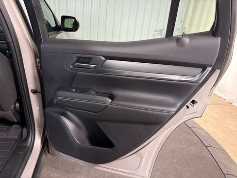Certified 2025 GMC Terrain Elevation AWD/4WD image 18