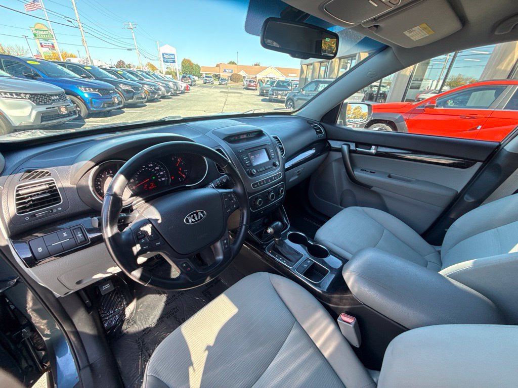Used 2014 Kia Sorento LX AWD/4WD image 16