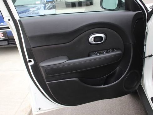 Used 2019 Kia Soul + FWD image 18